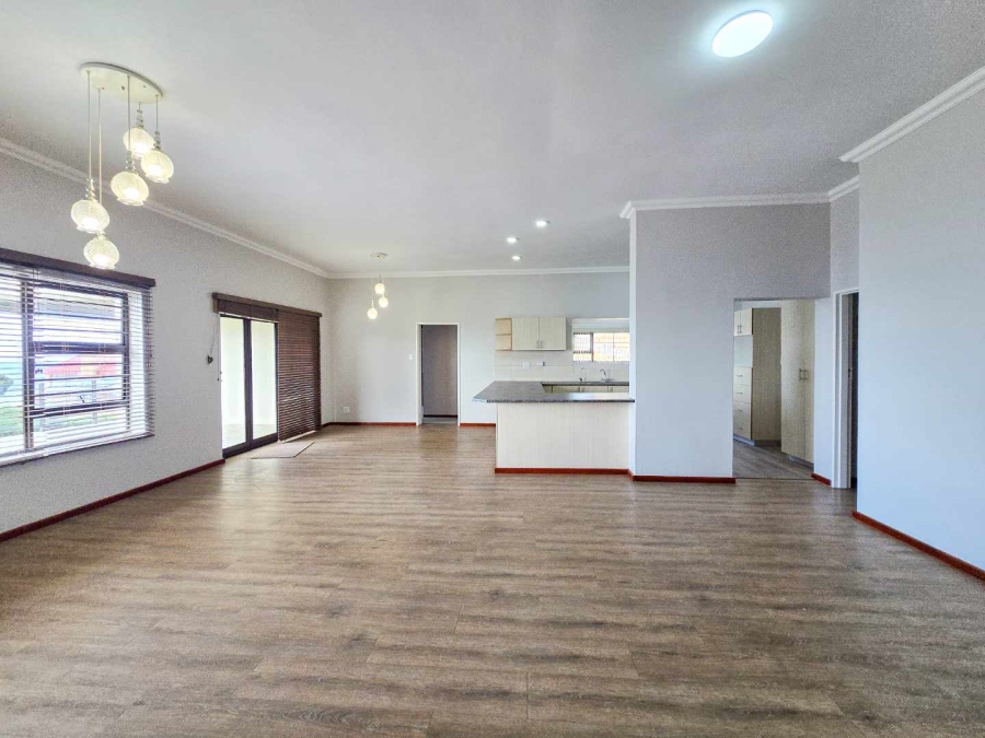 5 Bedroom Property for Sale in Jongensfontein Western Cape